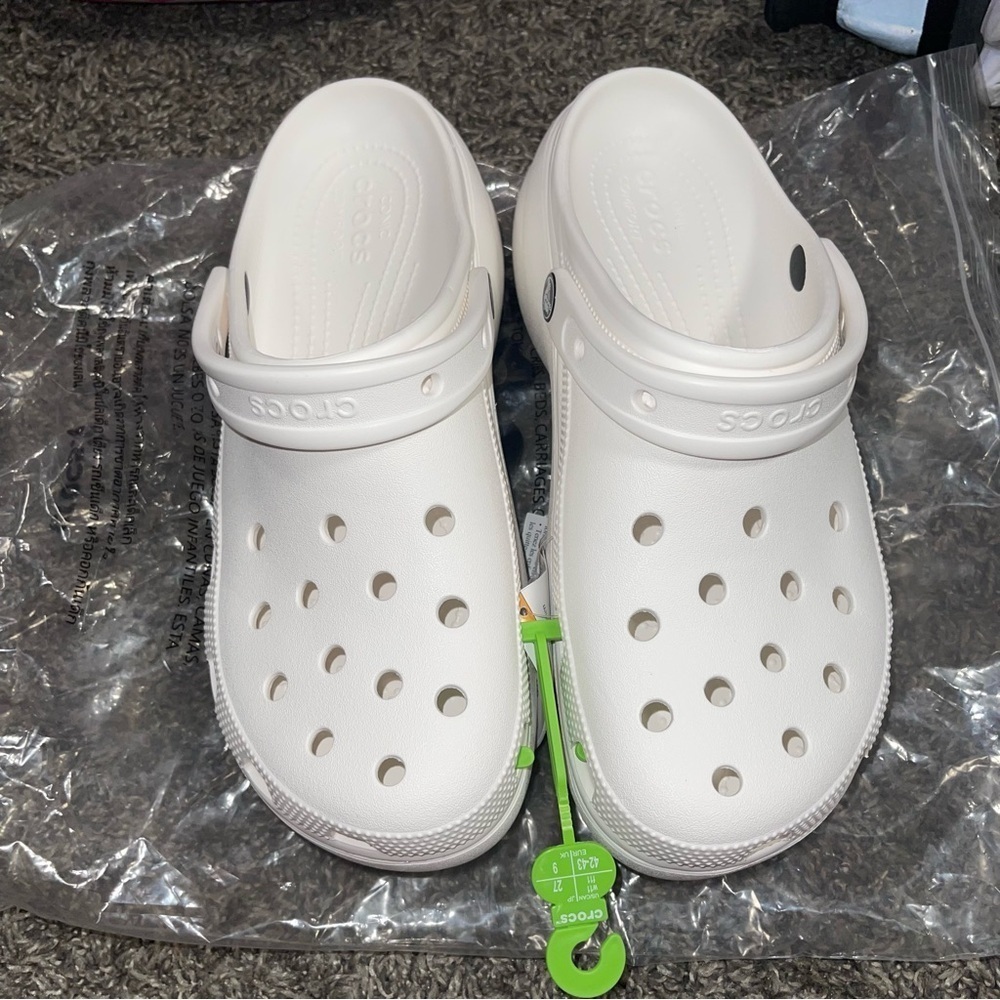 Crocs Women’s classic platform clog Sz 11